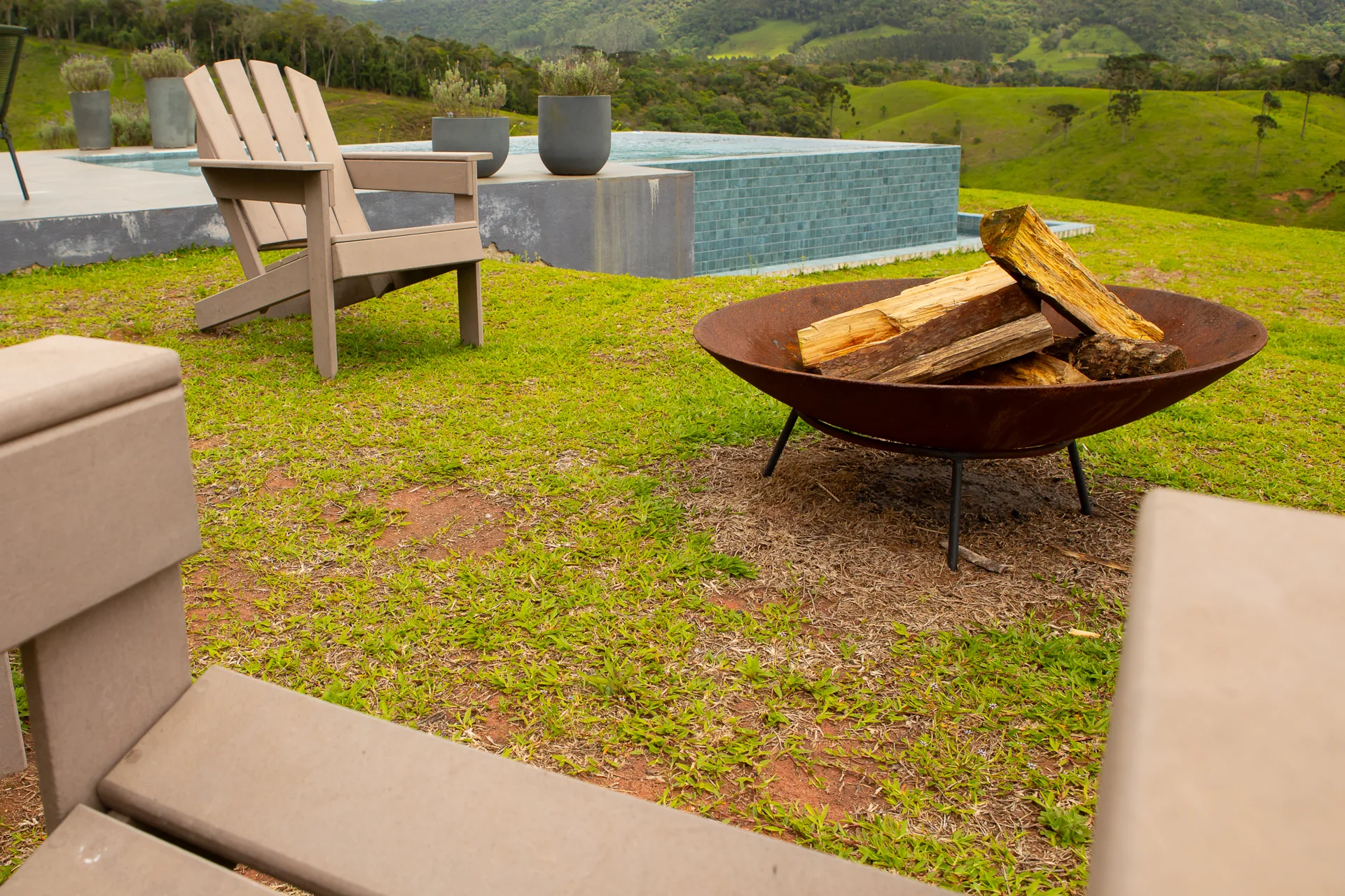 Fire pit e espaços ao ar livre junto à casa